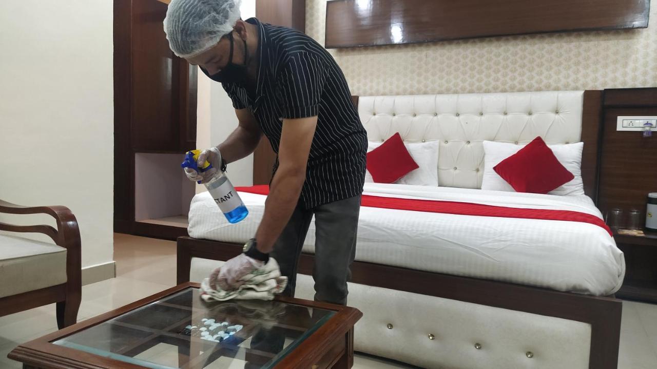 Hotel Eurasia Mohali International Airport Zirakpur Екстер'єр фото