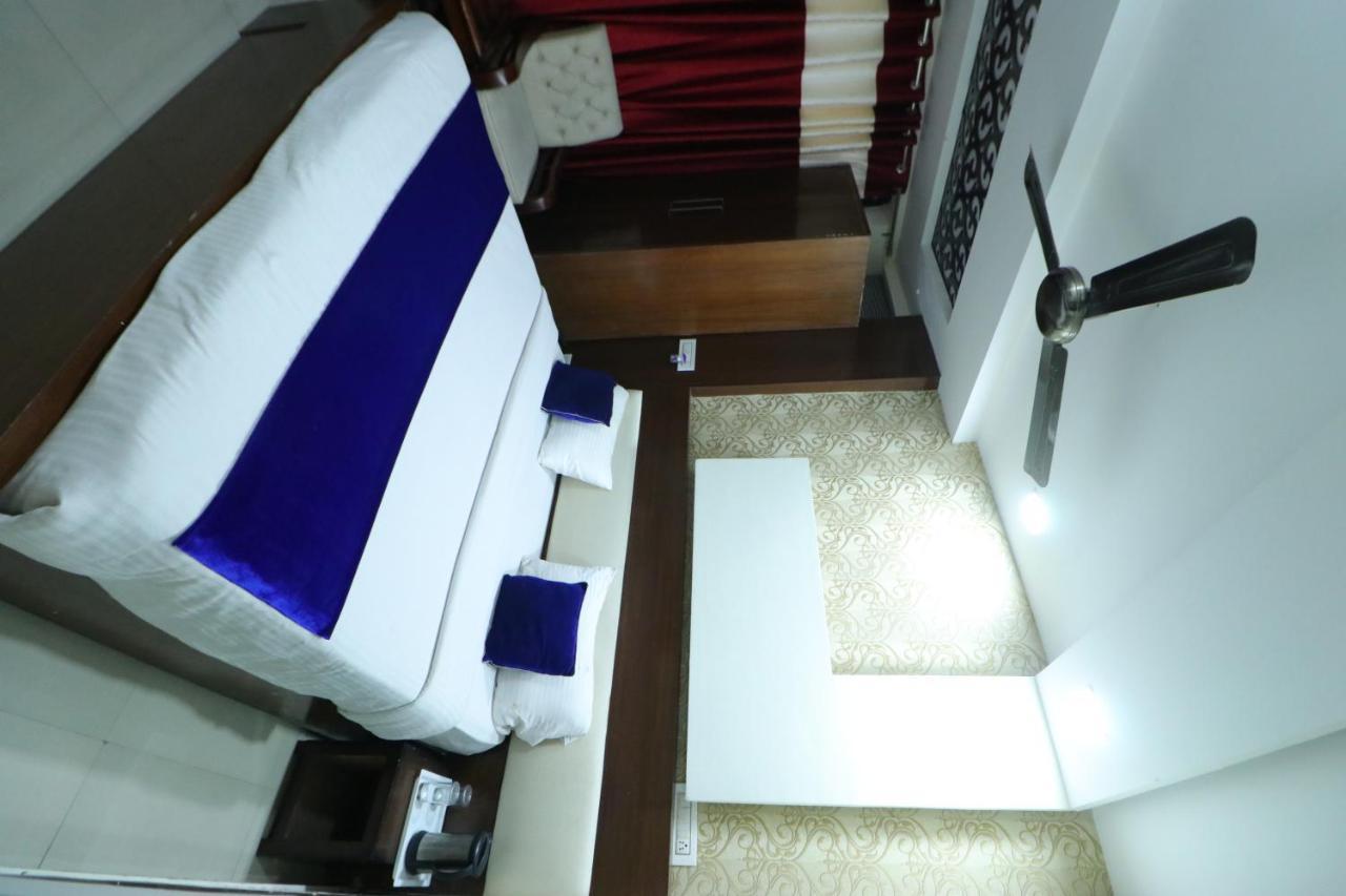 Hotel Eurasia Mohali International Airport Zirakpur Екстер'єр фото
