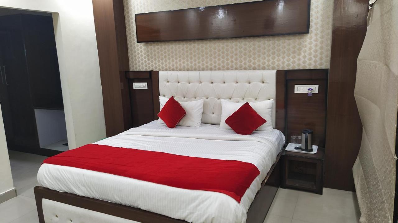 Hotel Eurasia Mohali International Airport Zirakpur Екстер'єр фото