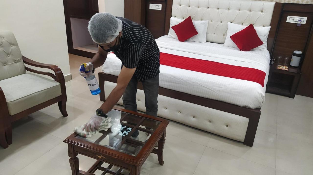 Hotel Eurasia Mohali International Airport Zirakpur Екстер'єр фото
