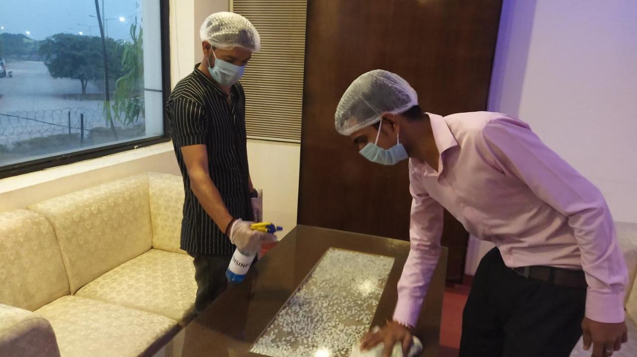 Hotel Eurasia Mohali International Airport Zirakpur Екстер'єр фото