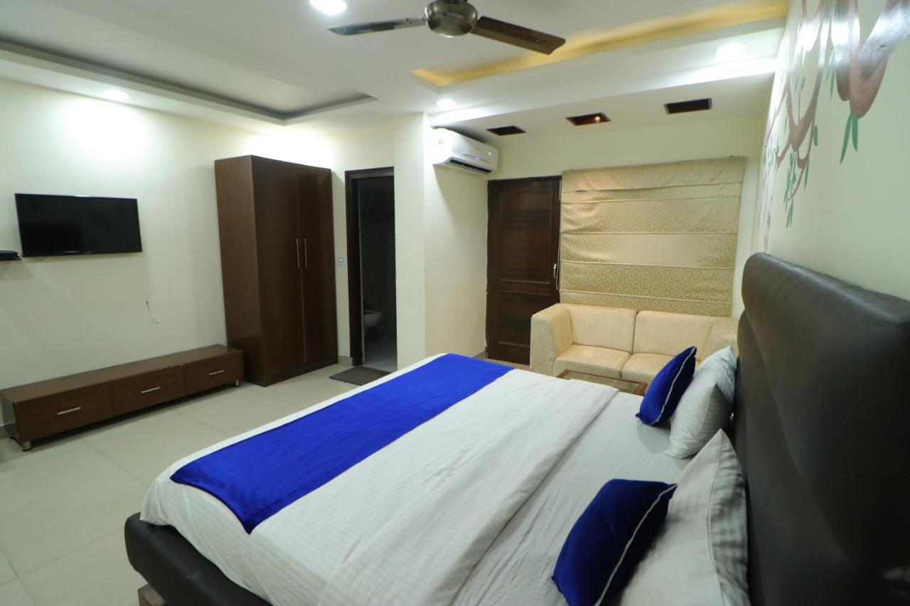 Hotel Eurasia Mohali International Airport Zirakpur Екстер'єр фото