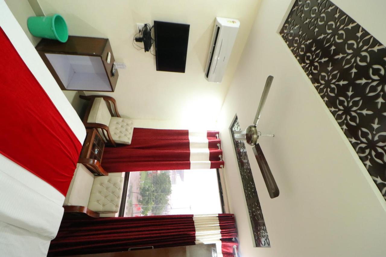 Hotel Eurasia Mohali International Airport Zirakpur Екстер'єр фото