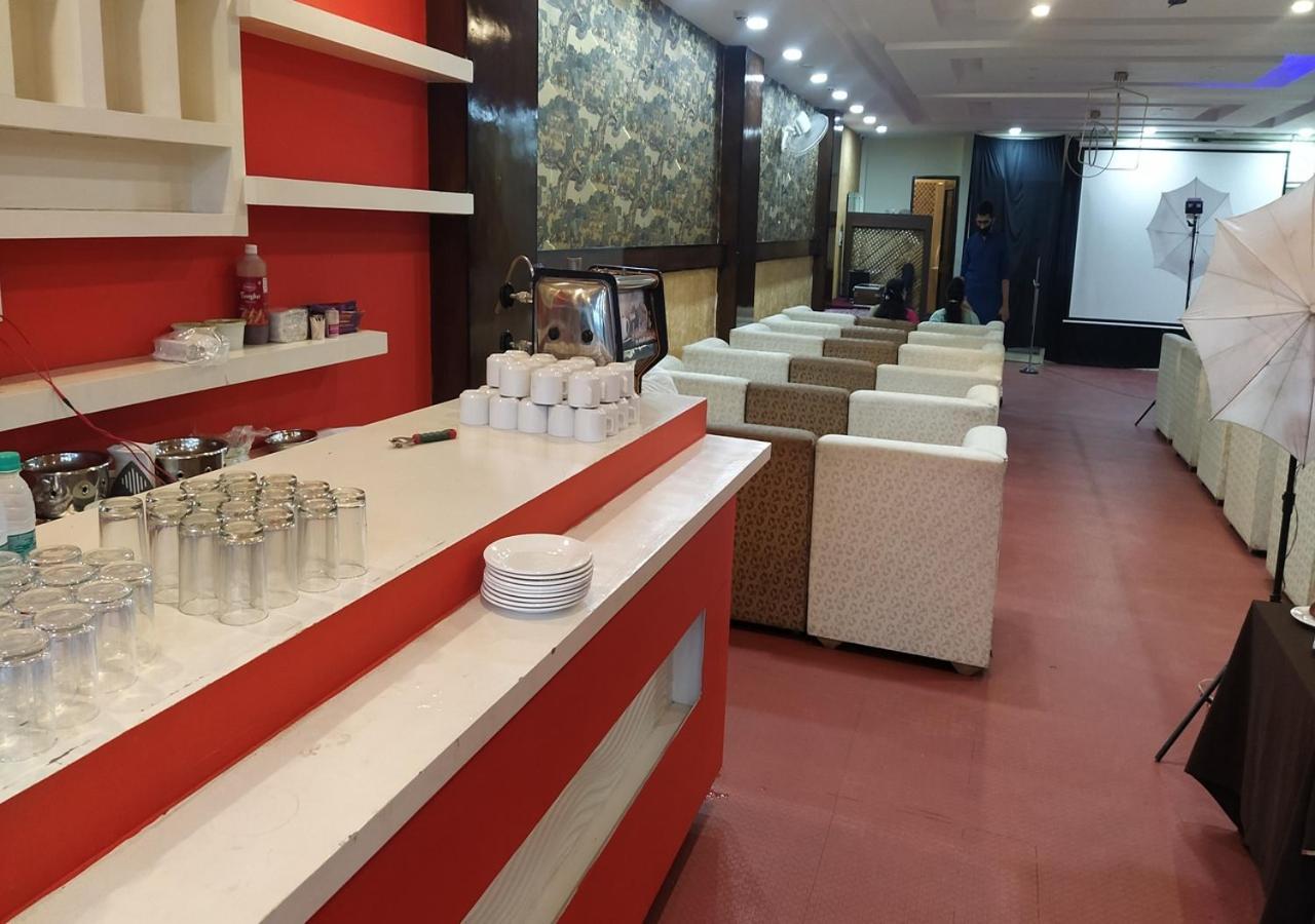 Hotel Eurasia Mohali International Airport Zirakpur Екстер'єр фото